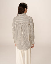 Load image into Gallery viewer, Grace and Mila ‘Parsons’ Stripe Shirt
