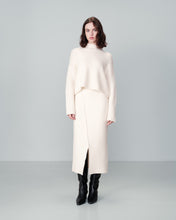 Load image into Gallery viewer, Grace and Mila ‘Nassim’ Turtle Neck Ecru Jumper
